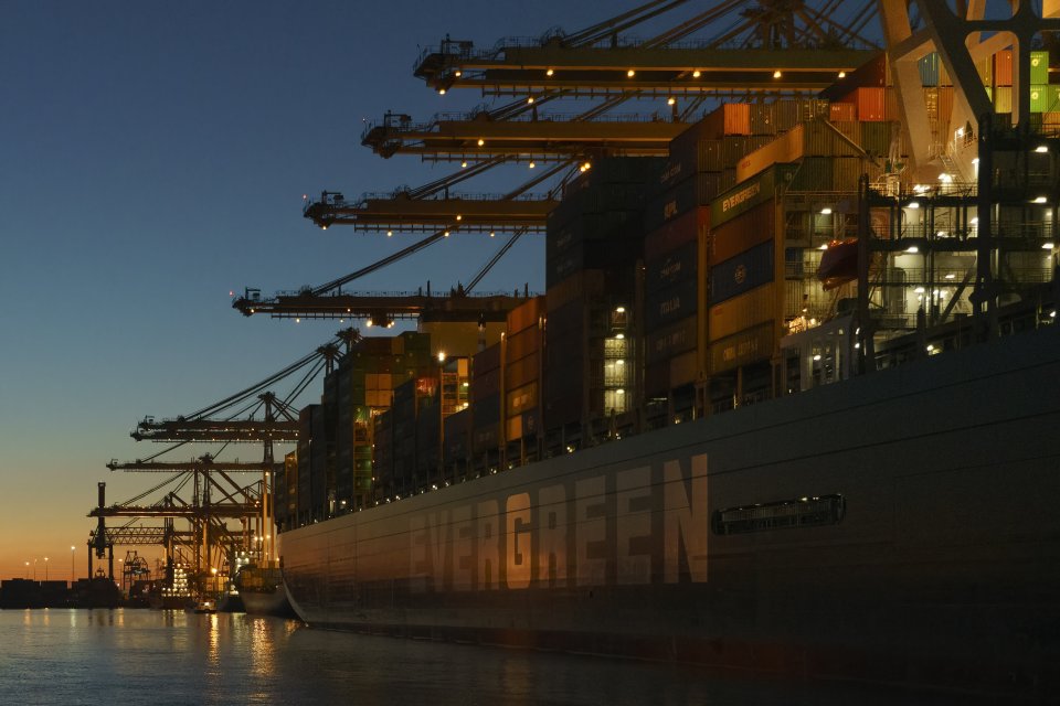 The container was not the building block of globalization